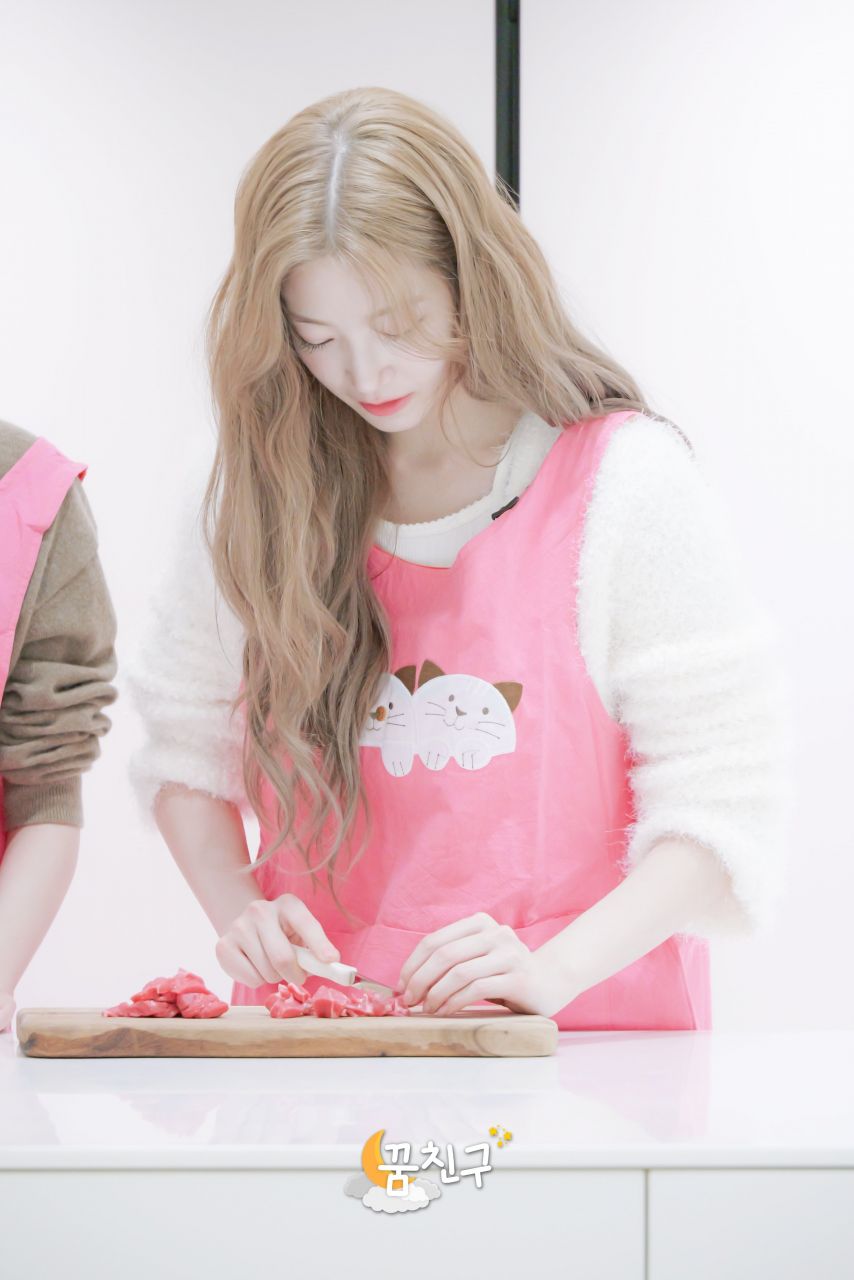 [르세라핌] 카즈하 홍은채 .... 슈퍼맨이 돌아왔다