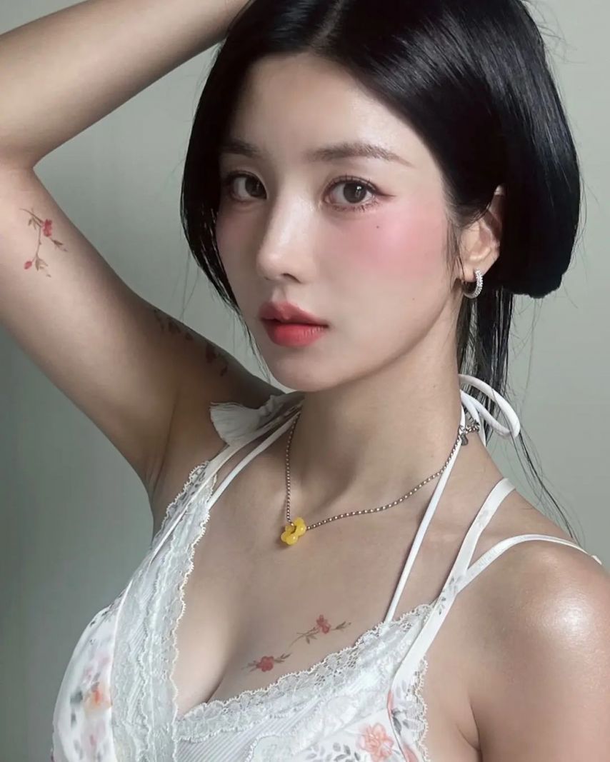 권은비.jpg