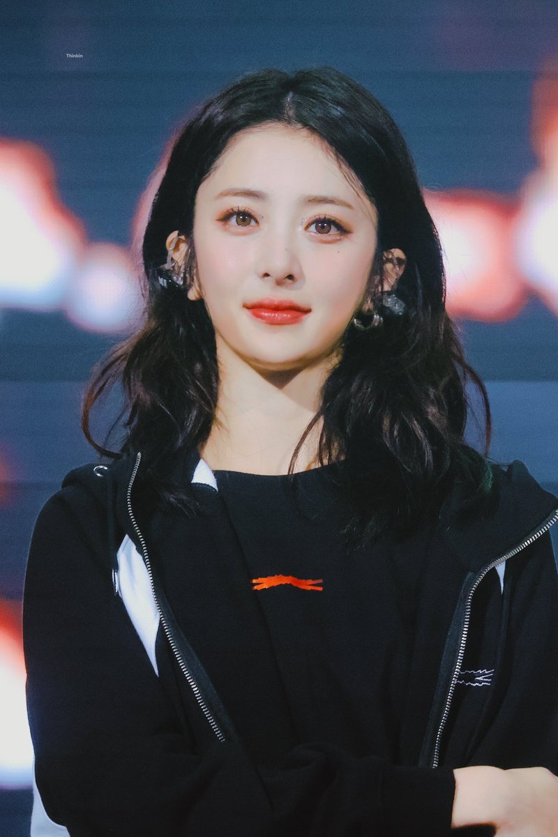 르세라핌 윤진