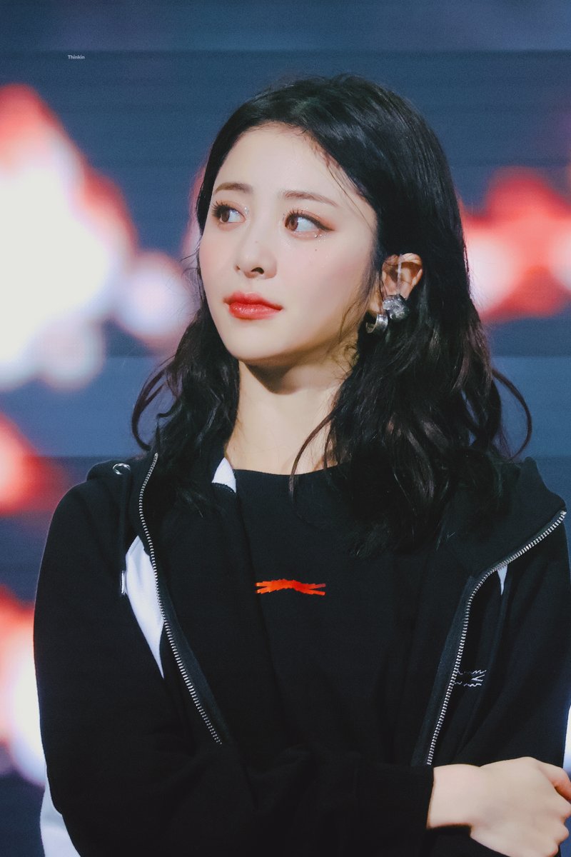 르세라핌 윤진