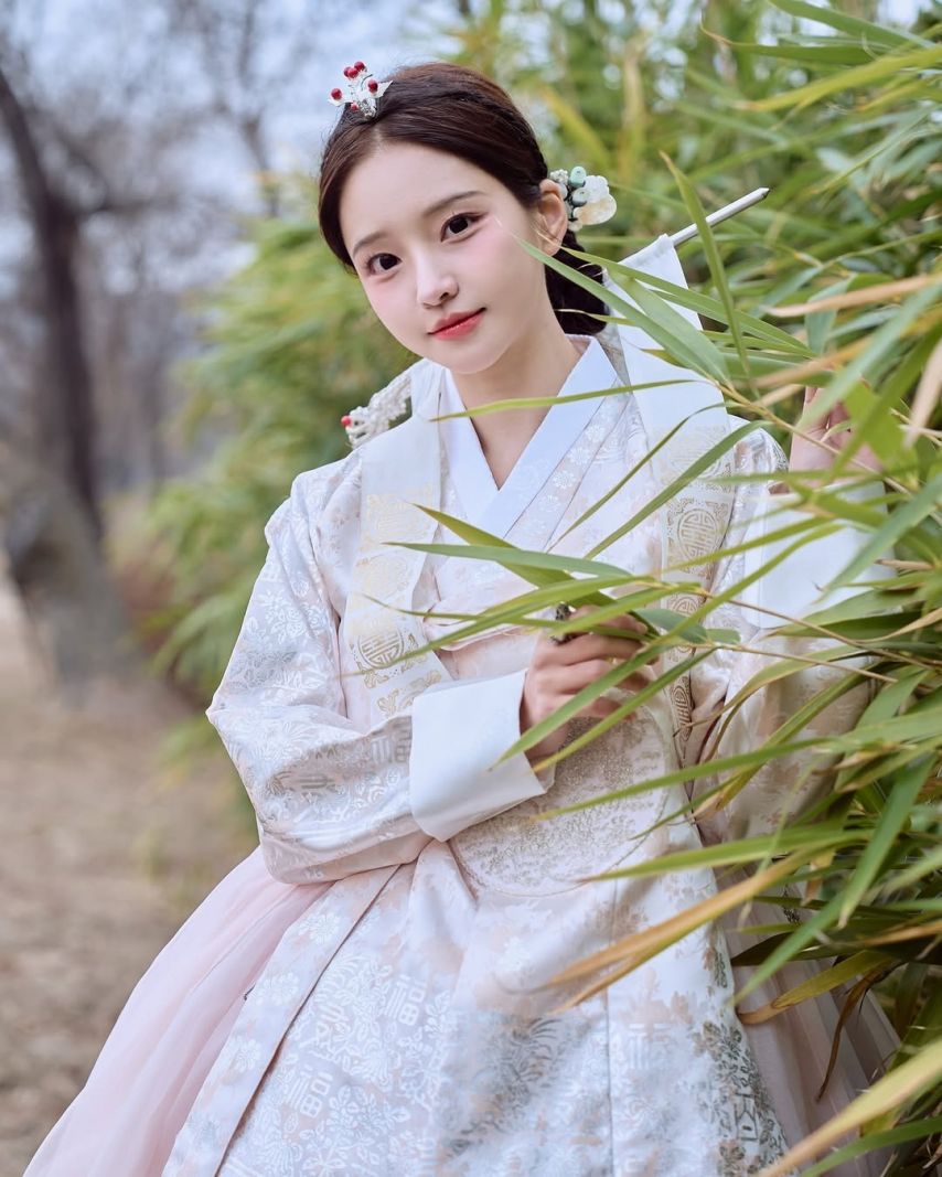 한복입은 박민정