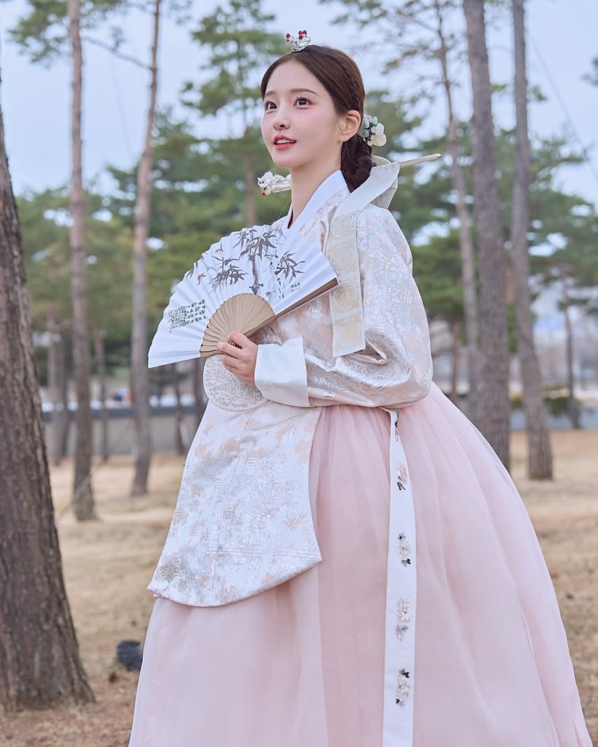 한복입은 박민정