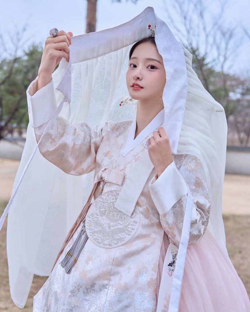 한복입은 박민정