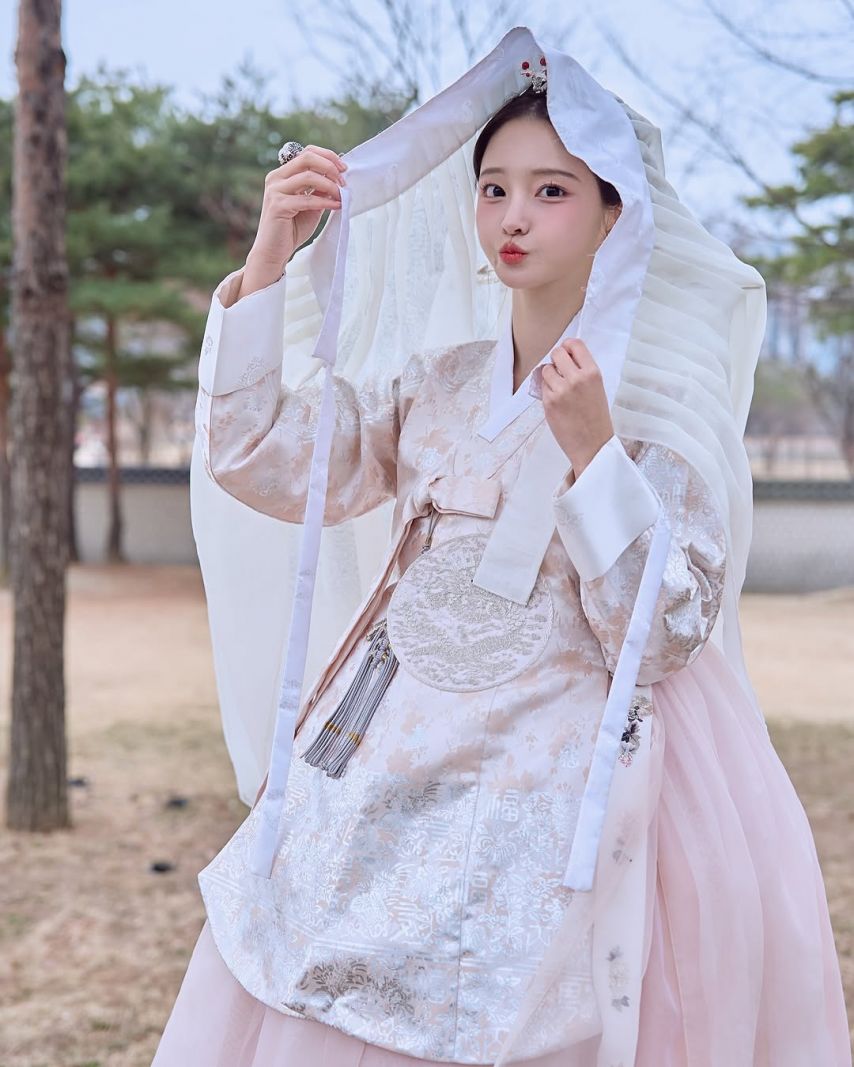 한복입은 박민정
