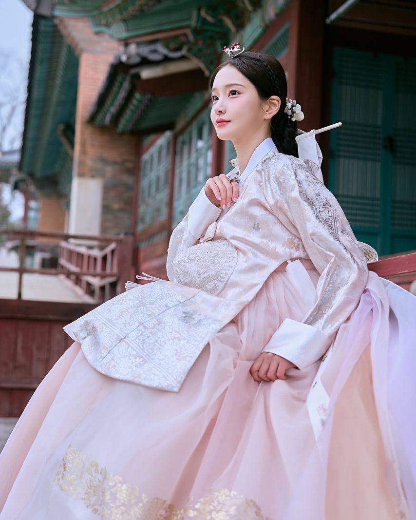 한복입은 박민정