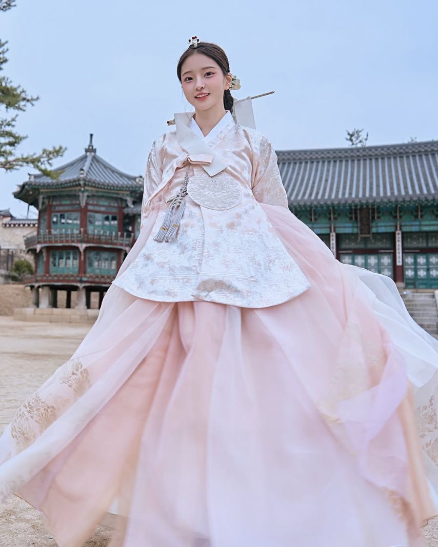한복입은 박민정