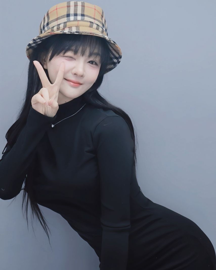 왕보라 (겸 웹툰작가)