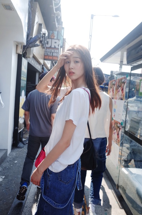 모델 엄예진