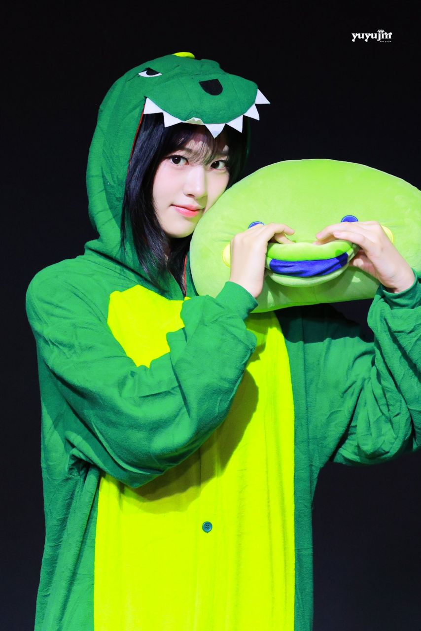 어제 아이브 안유진
