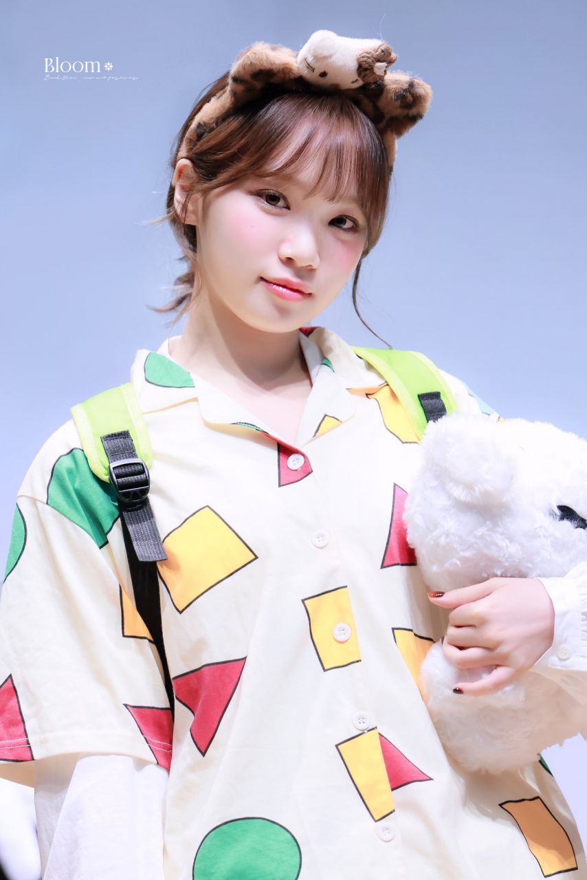 어제 르세라핌 김채원