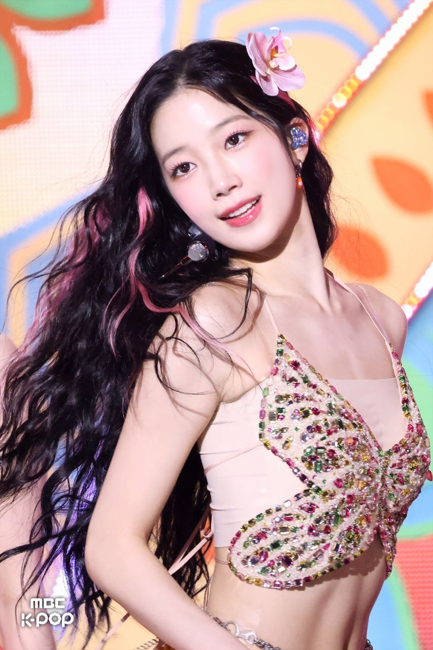 카리나,김채원,장원영,미나,카즈하,레이,설윤,윈터,안유진,해원,리즈