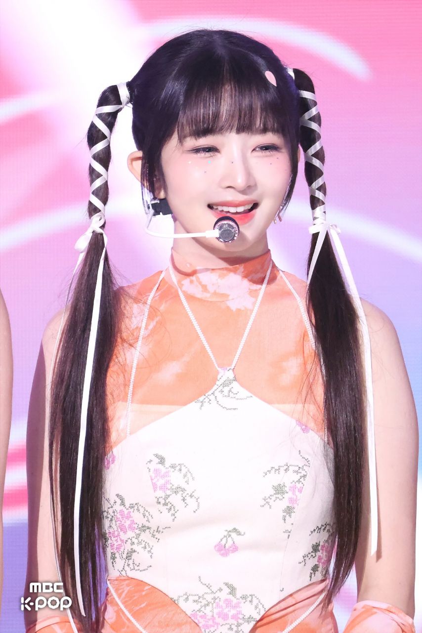 카리나,김채원,장원영,미나,카즈하,레이,설윤,윈터,안유진,해원,리즈