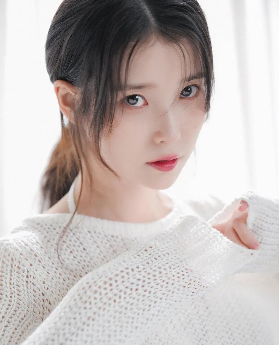 아이유 씨네21 화보