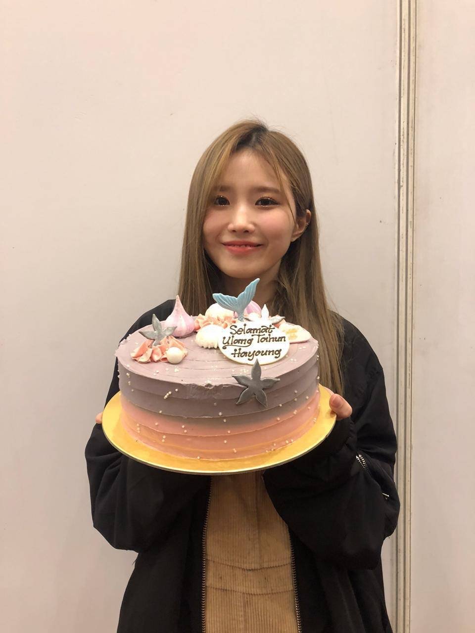 프로미스나인 하영