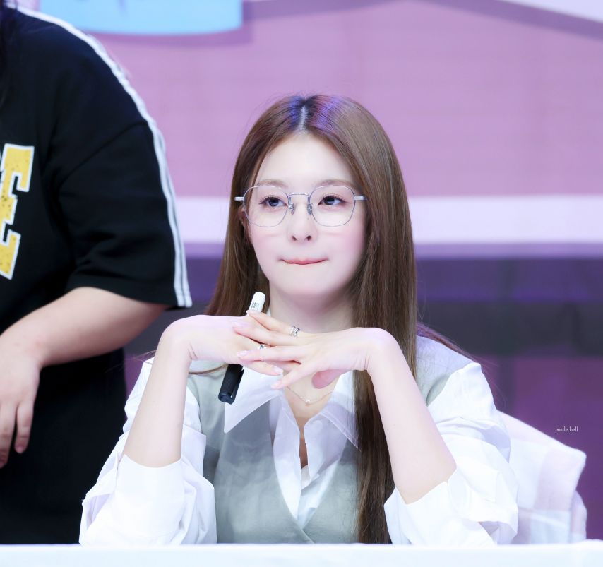 프로미스나인 이나경