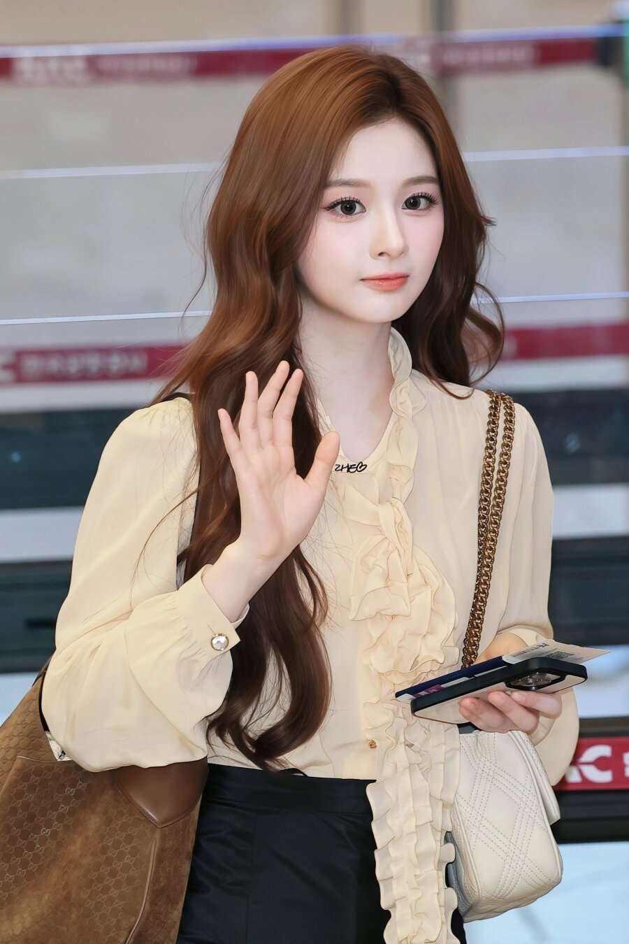 김포공항 뜬 설윤