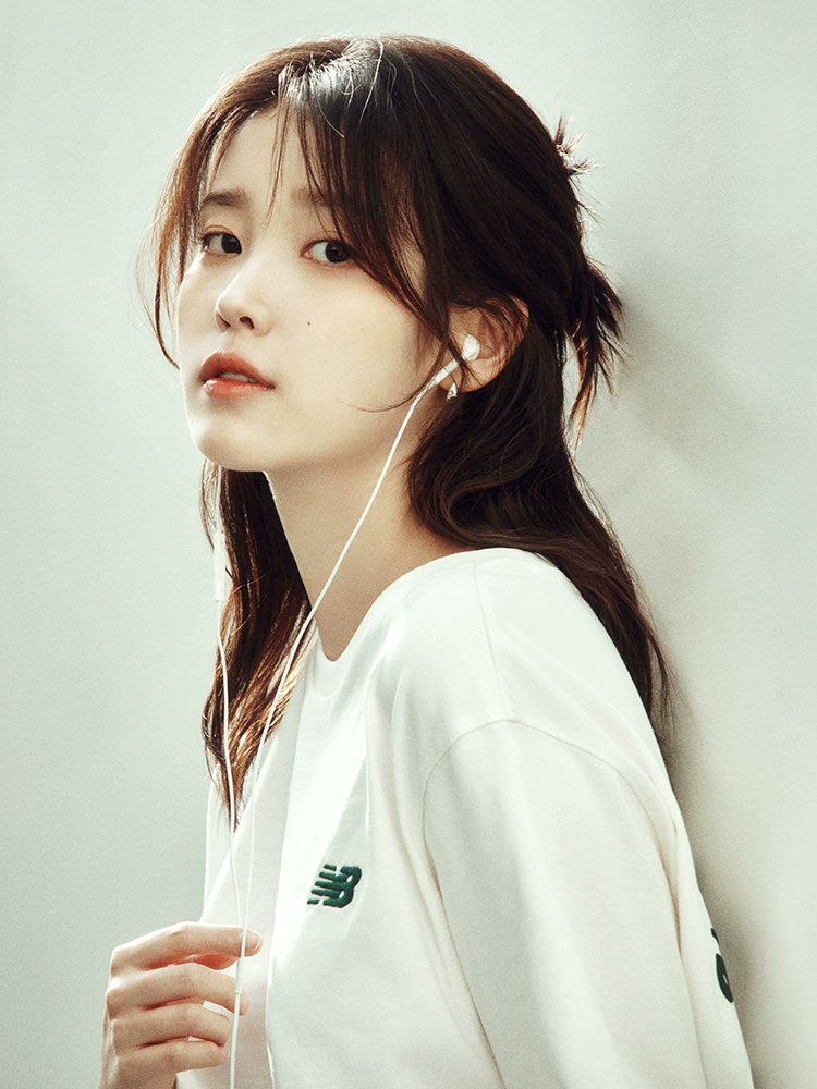 아이유 뉴발란스 블랙야크