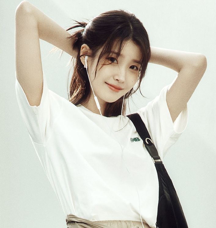아이유 뉴발란스 블랙야크