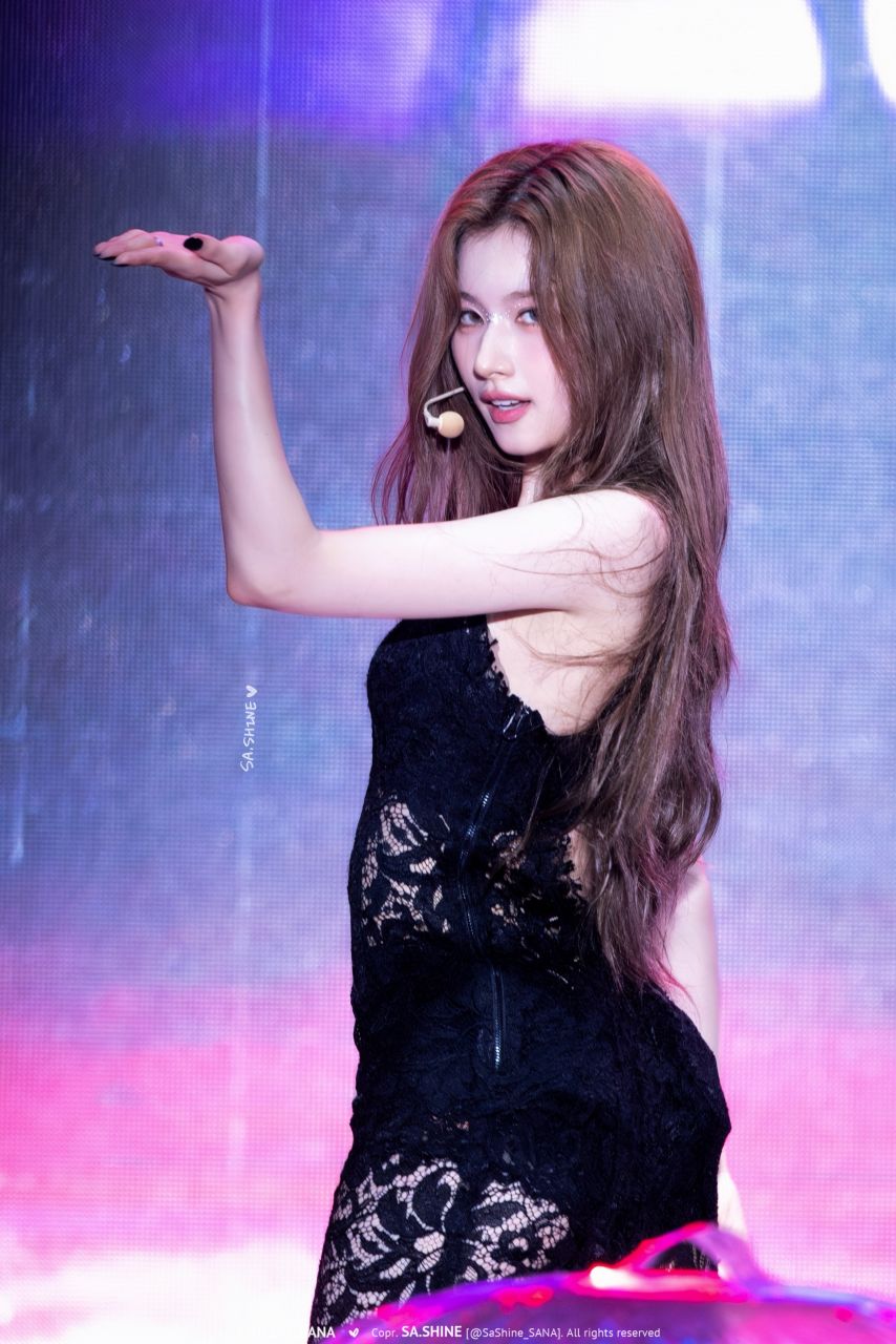 트와이스 사나