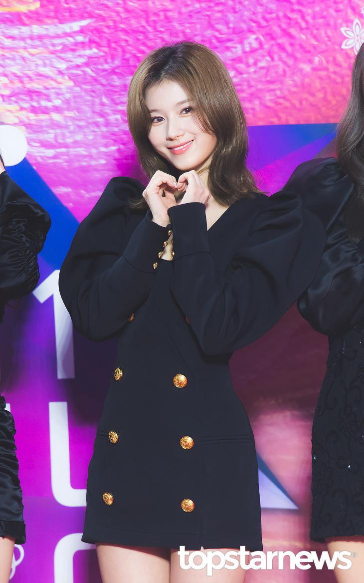 트와이스 사나