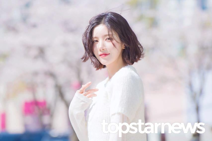 권은비 두시탈출 컬투쇼 출근길 기사사진.jpg