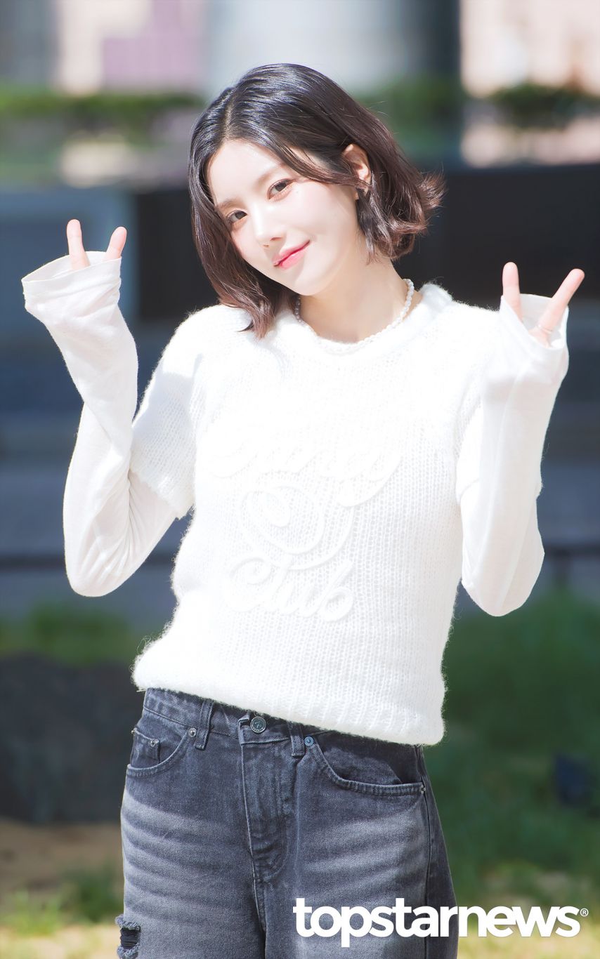 권은비 두시탈출 컬투쇼 출근길 기사사진.jpg