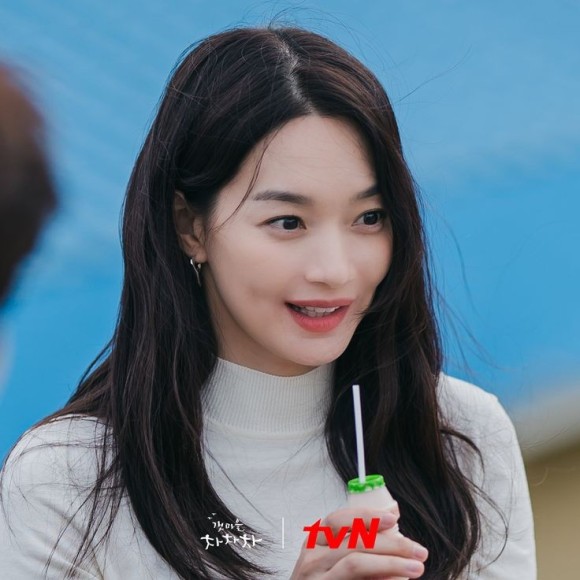 배우 신민아