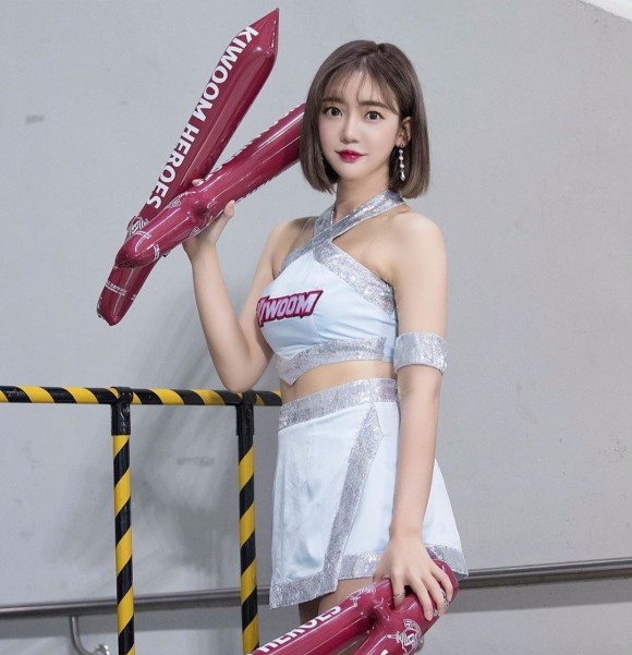 치어리더 이엄지