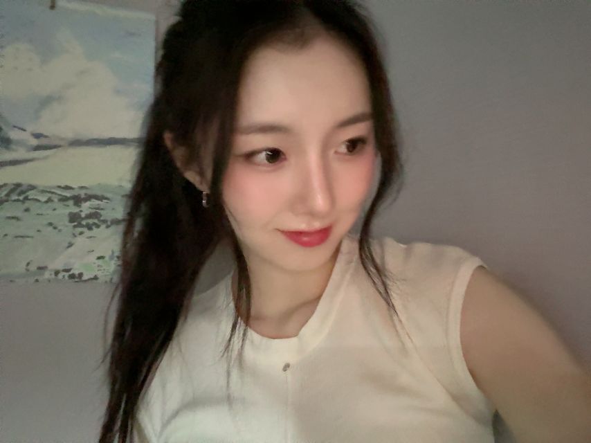 라잇썸 주현, 유정
