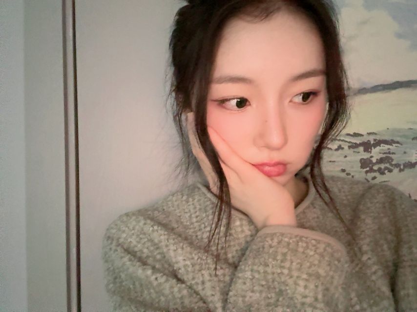 라잇썸 주현, 유정