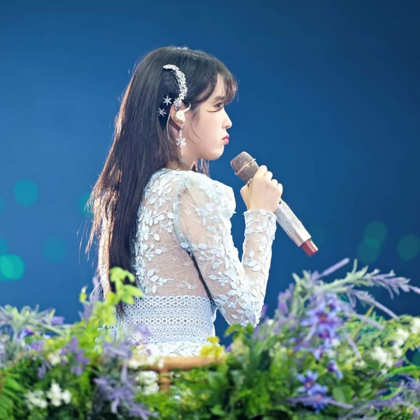 배경이 영화같은 아이유 콘서트 고화질