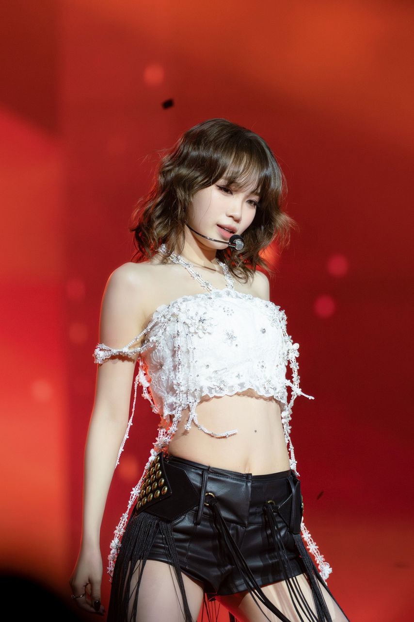 르세라핌 콘서트 에너지 넘치는 핫걸 김채원