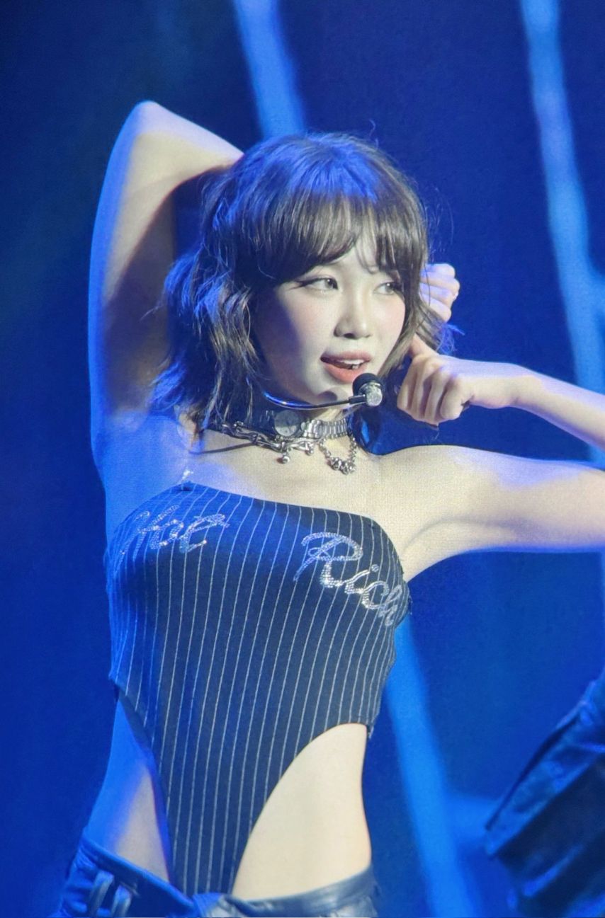르세라핌 콘서트 에너지 넘치는 핫걸 김채원