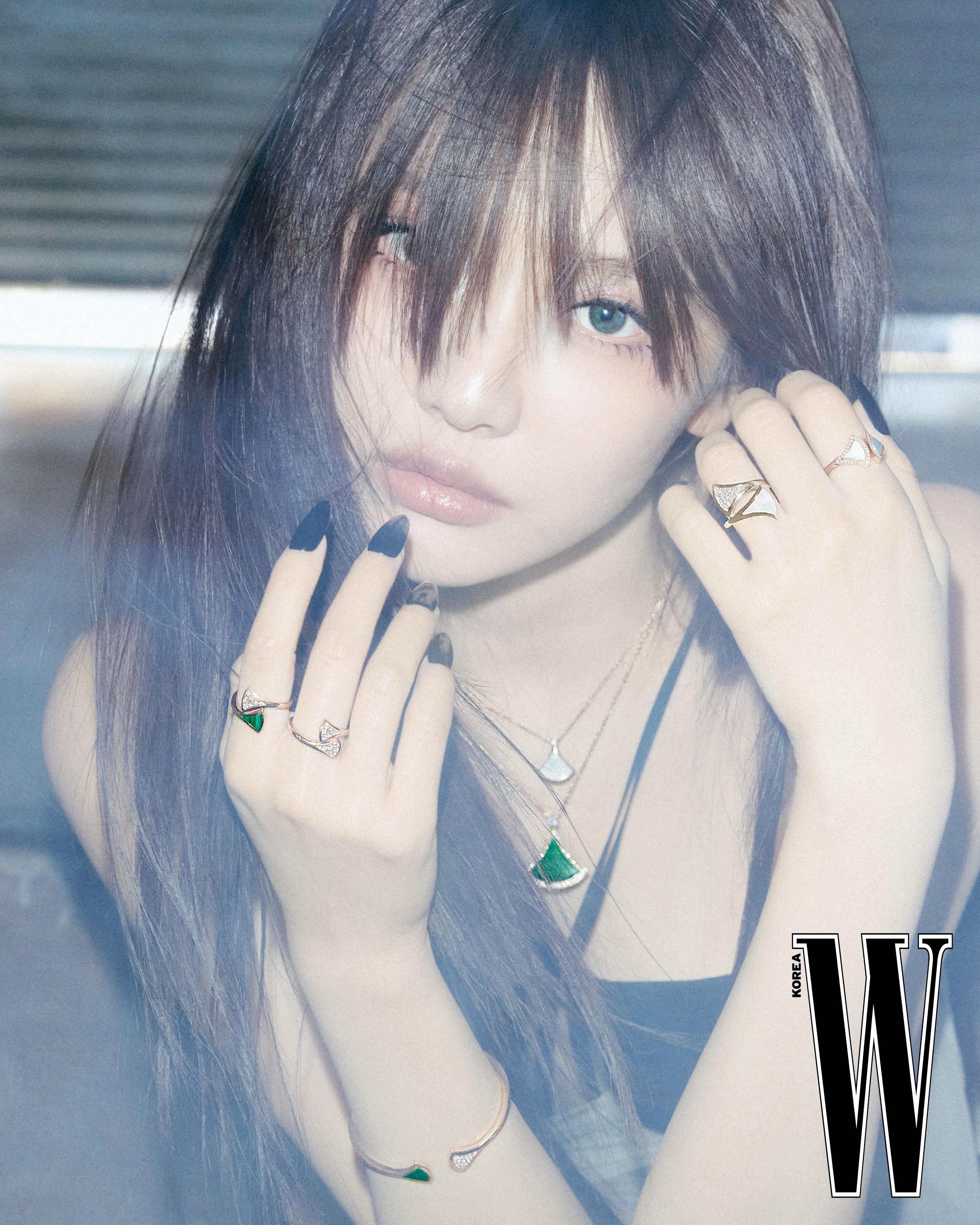 에스파 닝닝 W