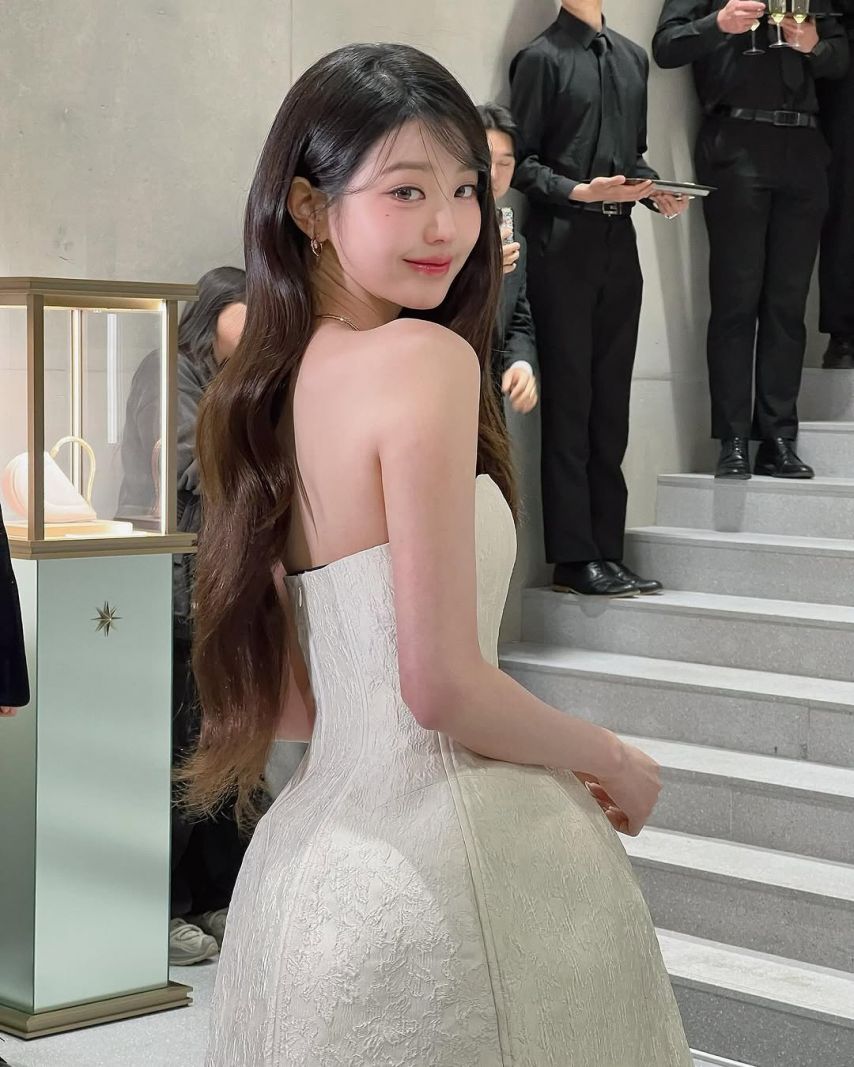 불가리 행사장 아이브 장원영 . JPGIF (스압)