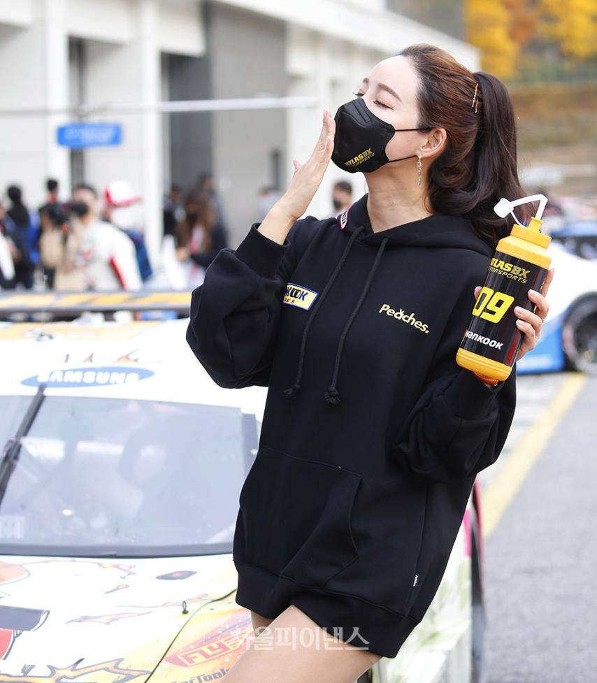 레이싱모델 제바