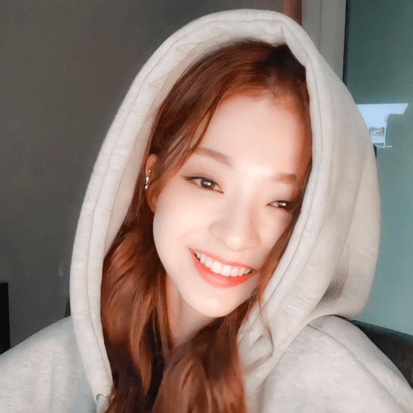 프로미스나인-이나경