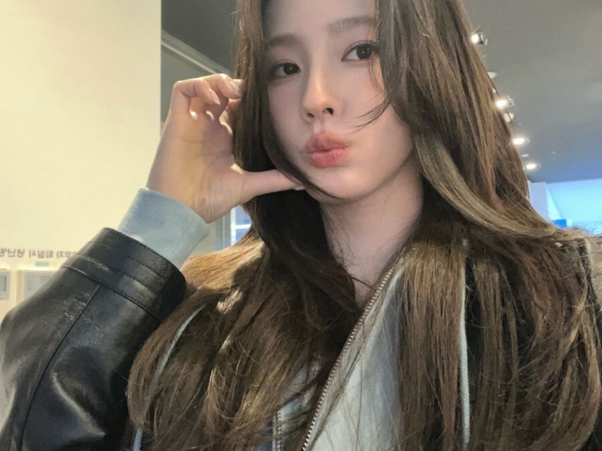 아이들 미연 셀카속 빛이나는 미모