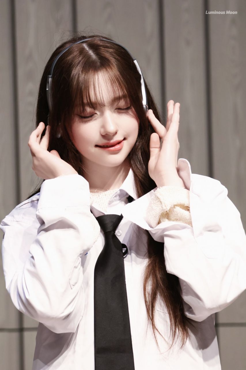 피프티피프티 문샤넬
