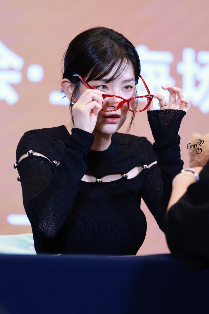레드벨벳 슬기의 이번주 중국 팬싸 모습.jpg