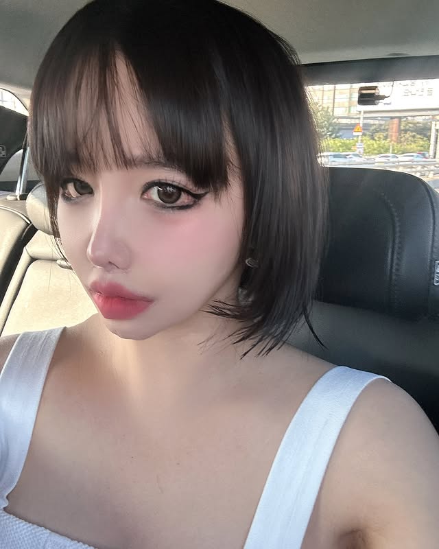 박봄 (2NE1)