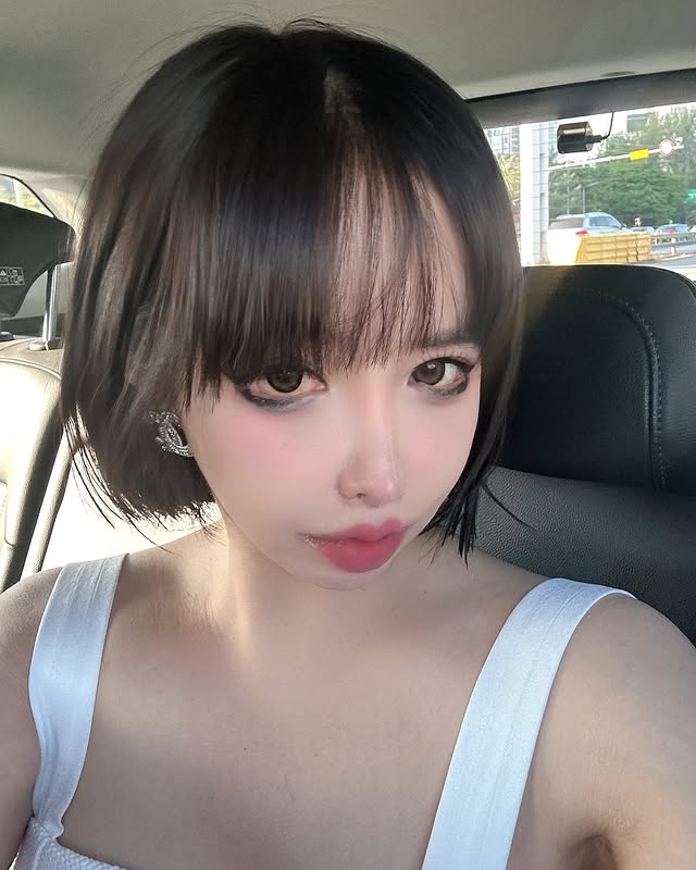 박봄 (2NE1)