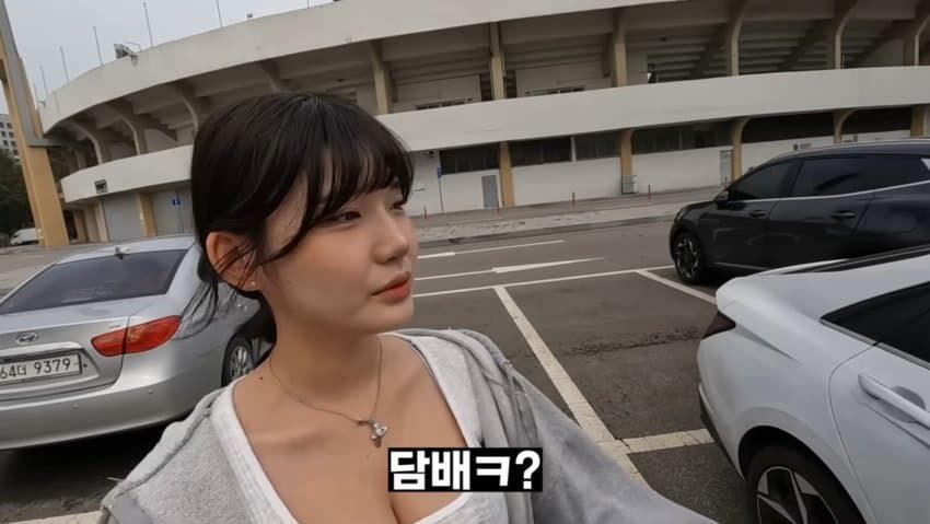 03년생 일진누나의 첫차