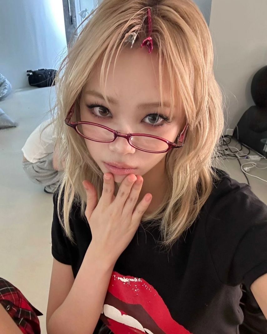 [르세라핌] 킹받는 안경 쓴 김채원