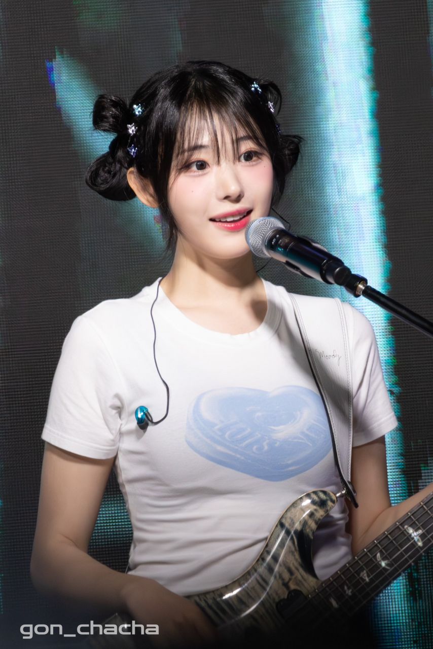 QWER 히나