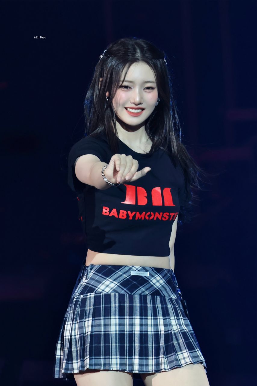 베이비몬스터 로라