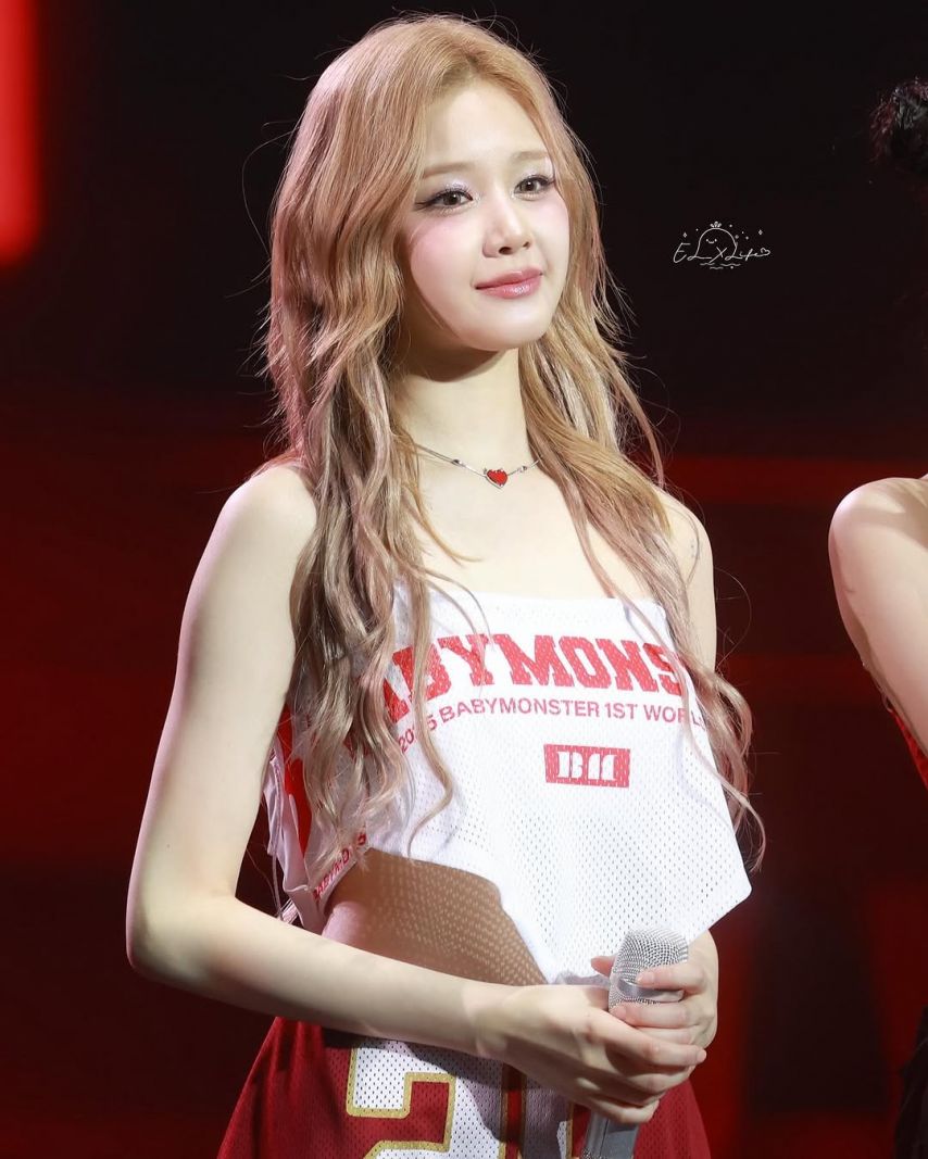 BABYMONSTER (베이비몬스터) 파리타