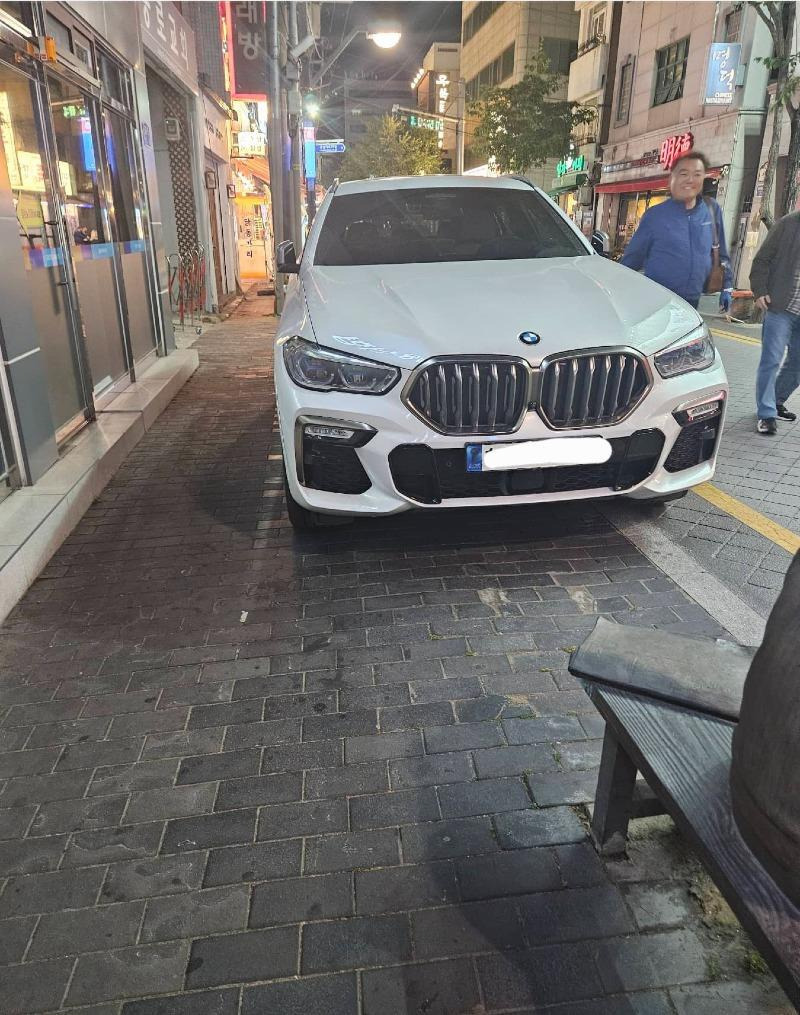 대구 동성로 인도 주차 95대 신고