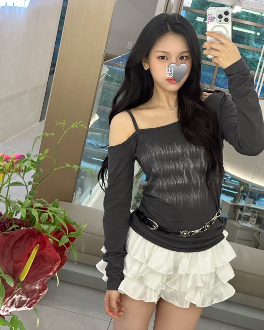 엄지 VIVIZ비비지 인별