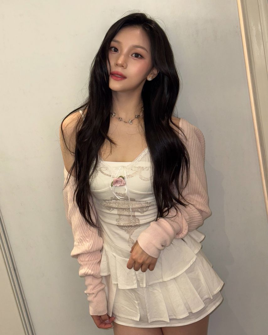 엄지 VIVIZ비비지 인별